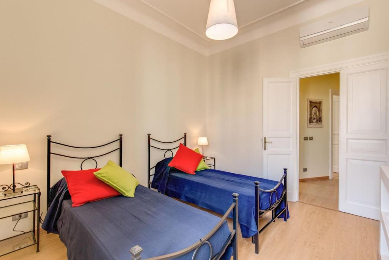 Lovely 4-Bedroom Apartment 30M Sangiovanni Metro Rome Bagian luar foto