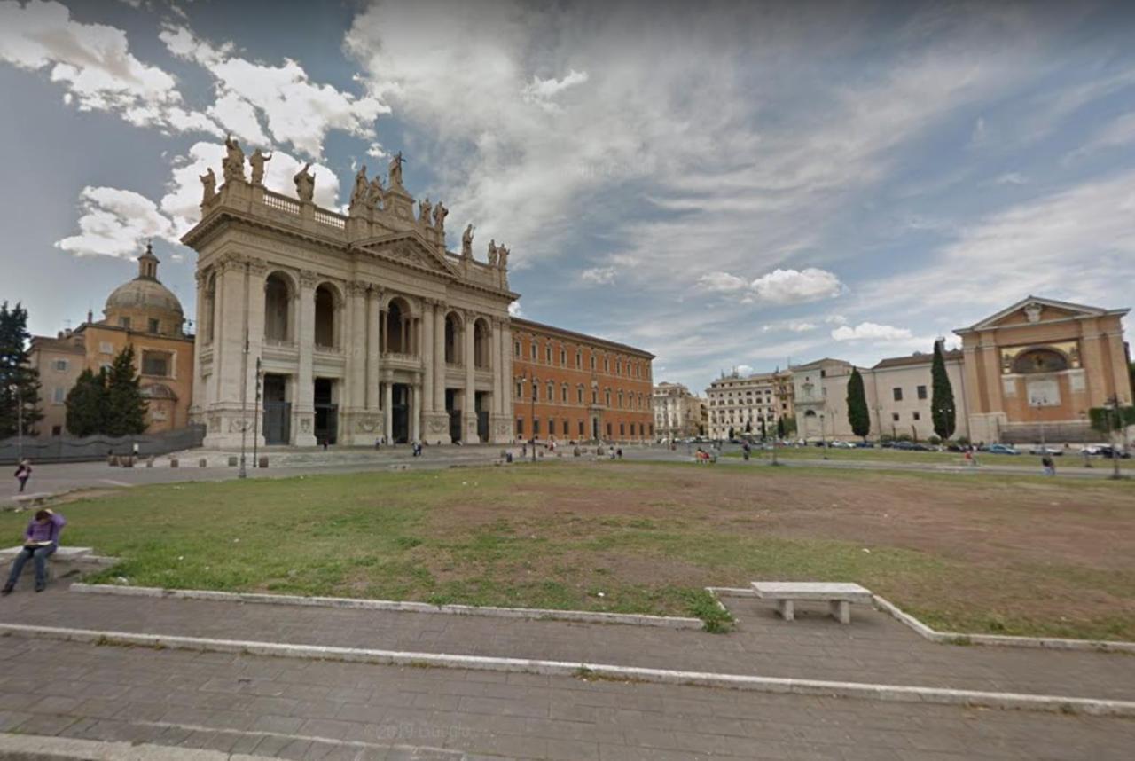 Lovely 4-Bedroom Apartment 30M Sangiovanni Metro Rome Bagian luar foto